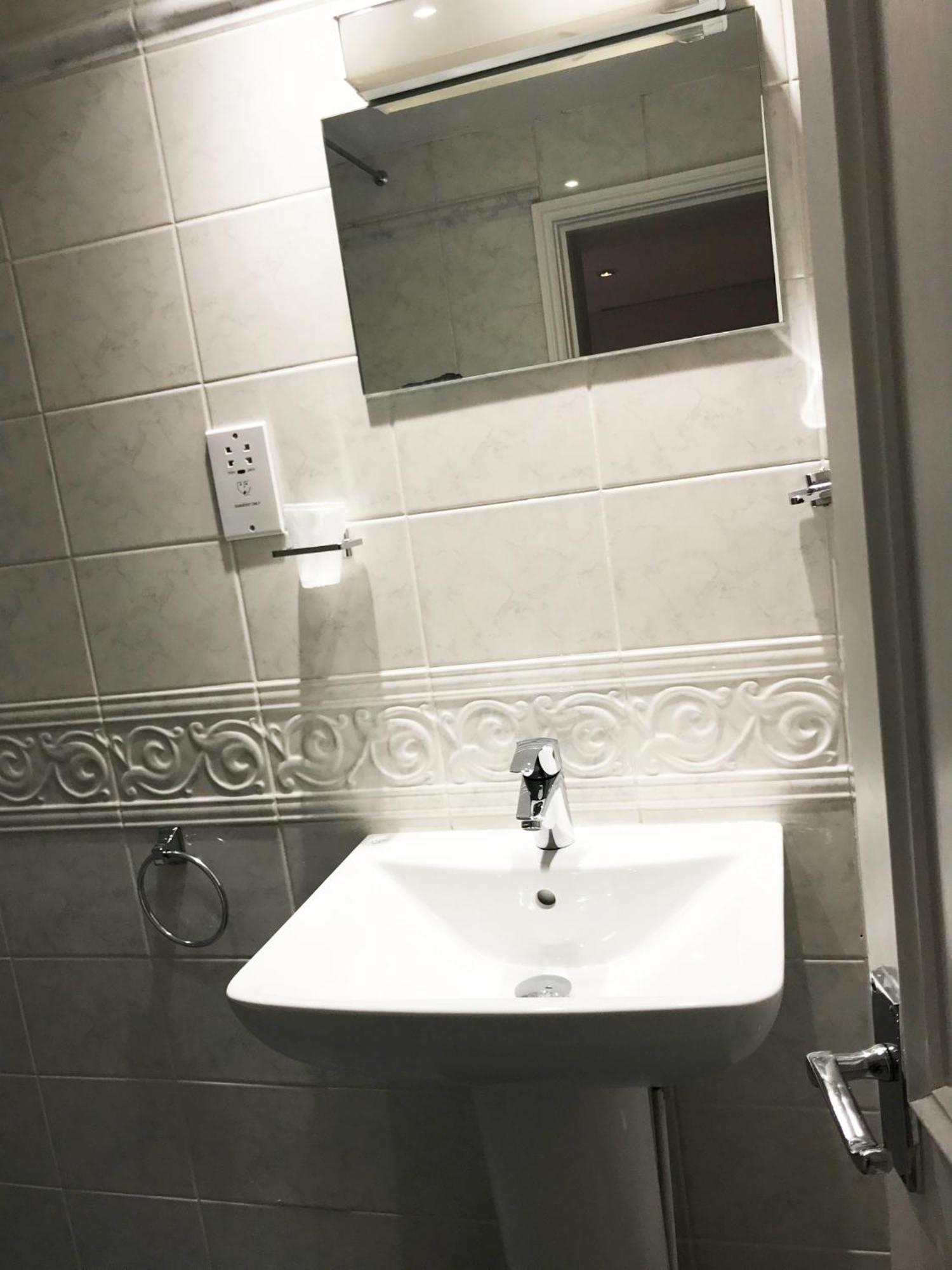 Gidea Park Hotel Ромфорд Номер фото