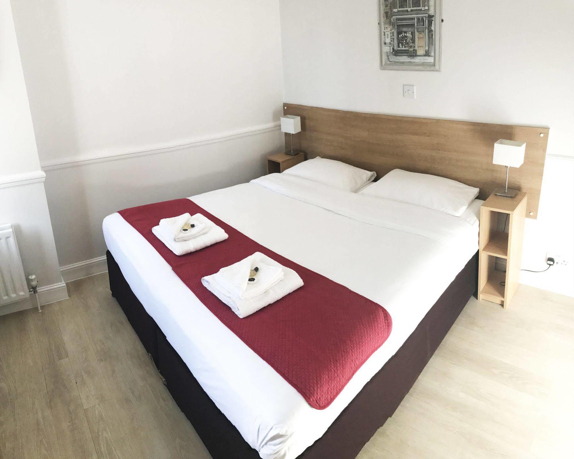 Gidea Park Hotel Ромфорд Екстер'єр фото
